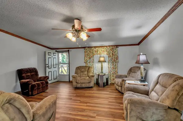 2794 Perkins Rd, Puryear, TN 38251
