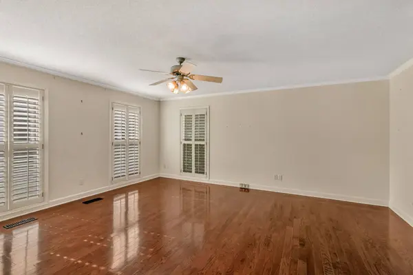 1040 Anderson Dr, Paris, TN 38242