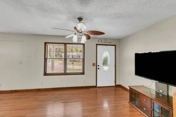 2121 Honey Locust Cv, Paris, TN 38242