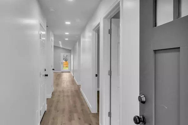 38 Warren St, Paris, TN 38242