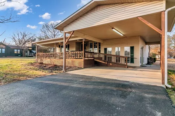 2830 E Wood St, Paris, TN 38242