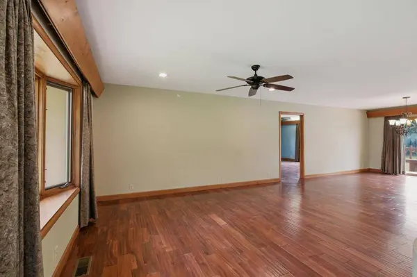 380 Mcintosh Rd, Paris, TN 38242