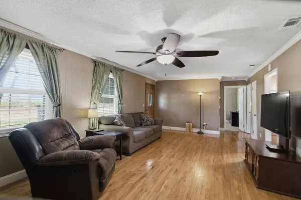 2097 Van Dyke Rd, Paris, TN 38242