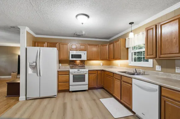 2097 Van Dyke Rd, Paris, TN 38242