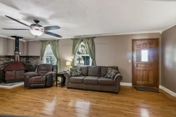 2097 Van Dyke Rd, Paris, TN 38242