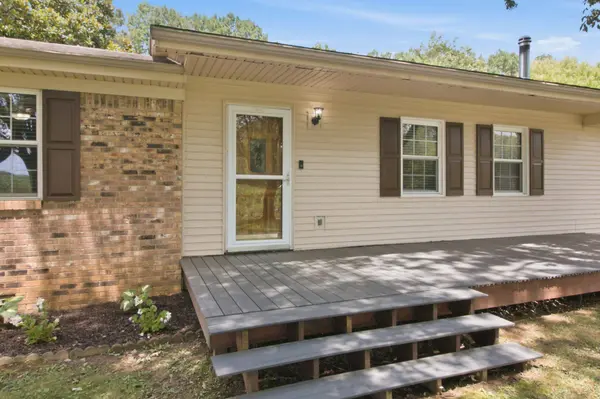 2097 Van Dyke Rd, Paris, TN 38242