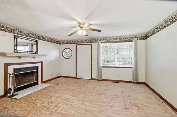 115 Meadowood Dr, Springville, TN 38242
