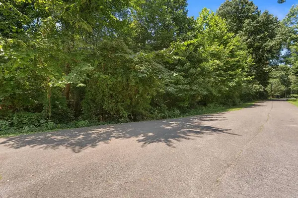 0 Green Hills Estates Dr Lot #11, Paris, TN 38242