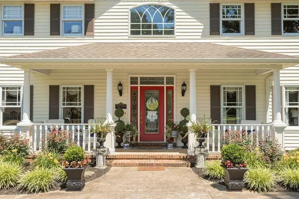 200 Nalonna Dr, Paris, TN 38242