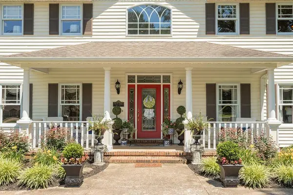 200 Nalonna Dr, Paris, TN 38242