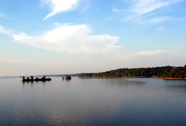 feature image of Kentucky Lake Homes for Sale: A Summer Buyer's Guide