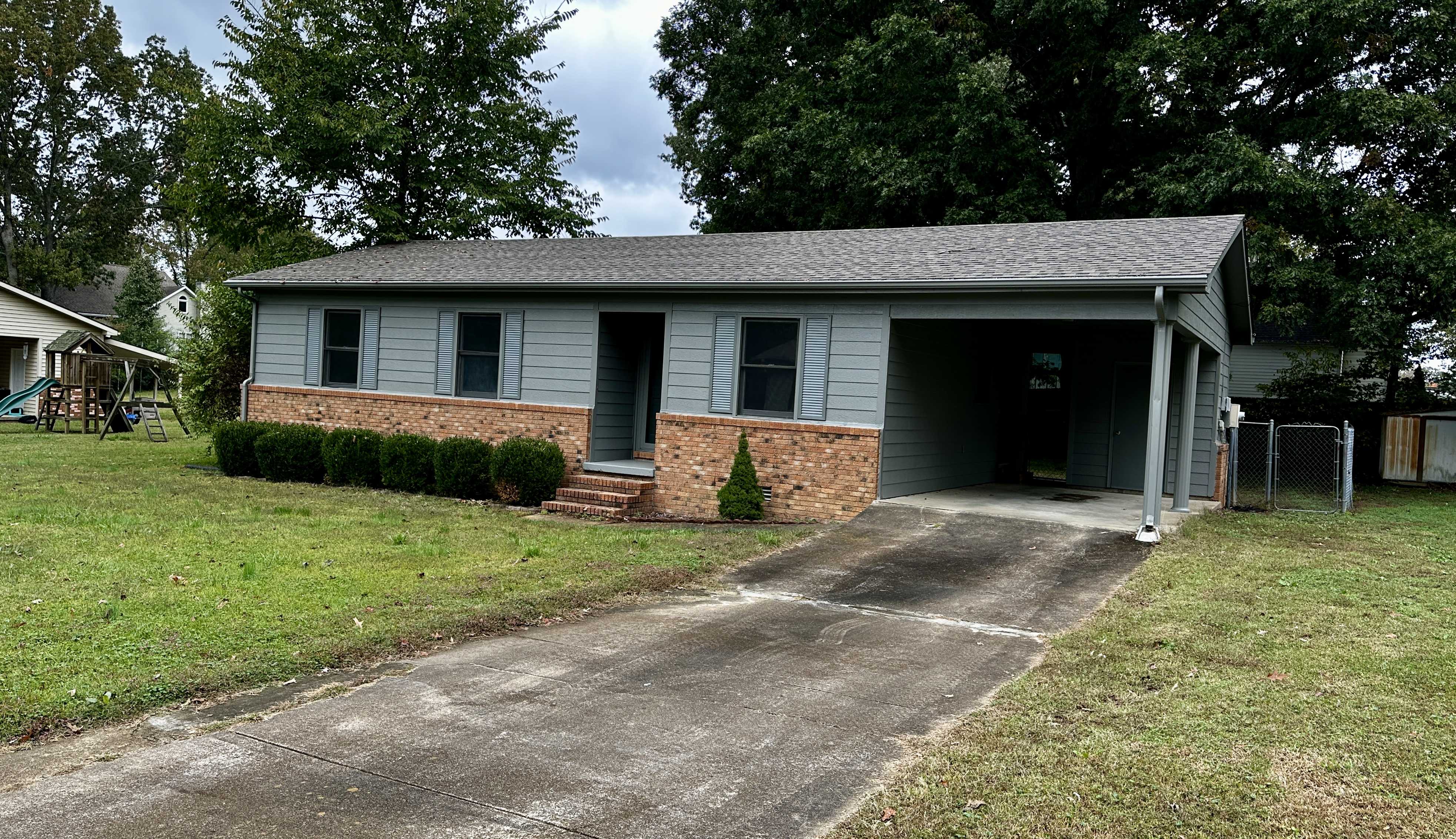 105 Bucy Cir, Paris, TN 38242-7675