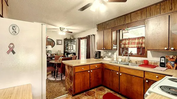 2405 Old Paris Murray Rd., Paris, TN 38242
