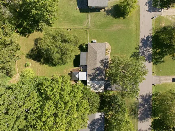 104 Lark St., Paris, TN 38242