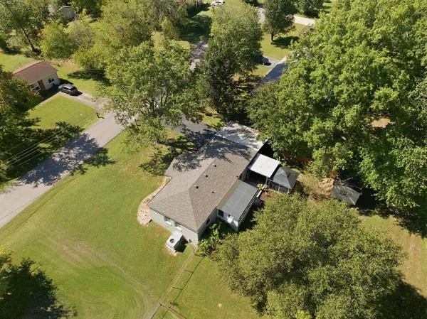 104 Lark St., Paris, TN 38242