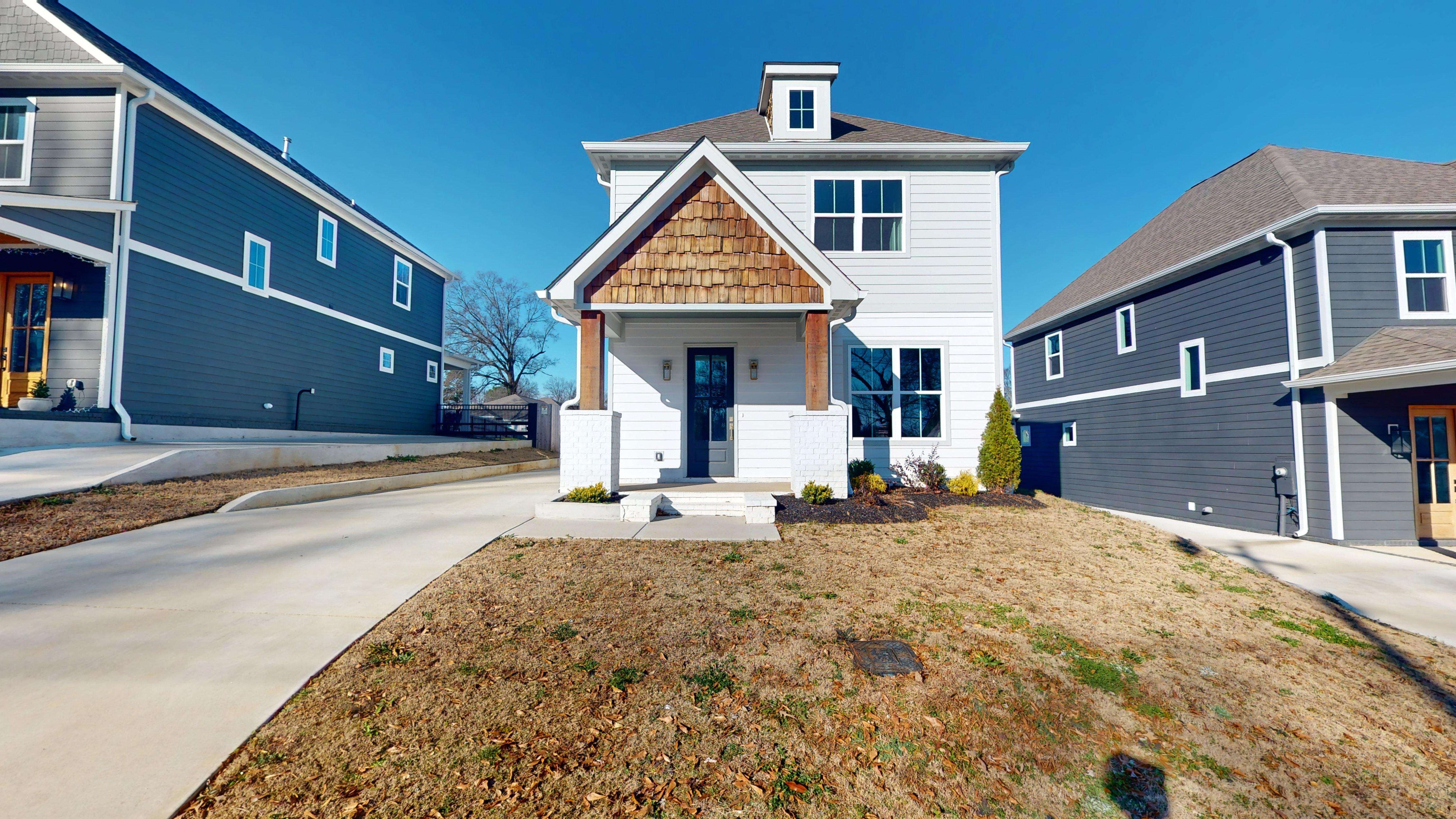 131 W Deaderick St, Jackson, TN 38301-6060