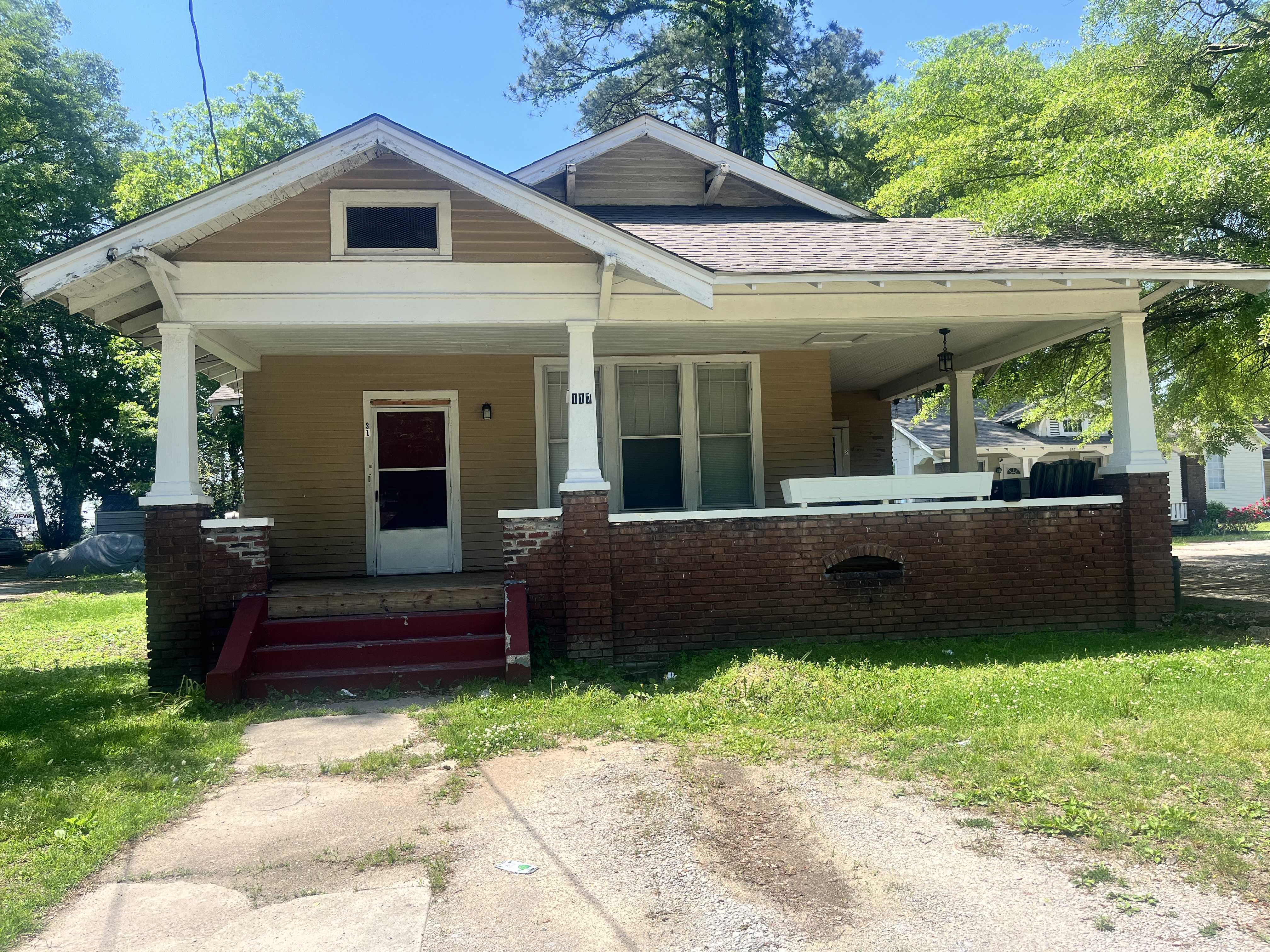 117 Hollywood Dr #1, Jackson, TN 38301-5427
