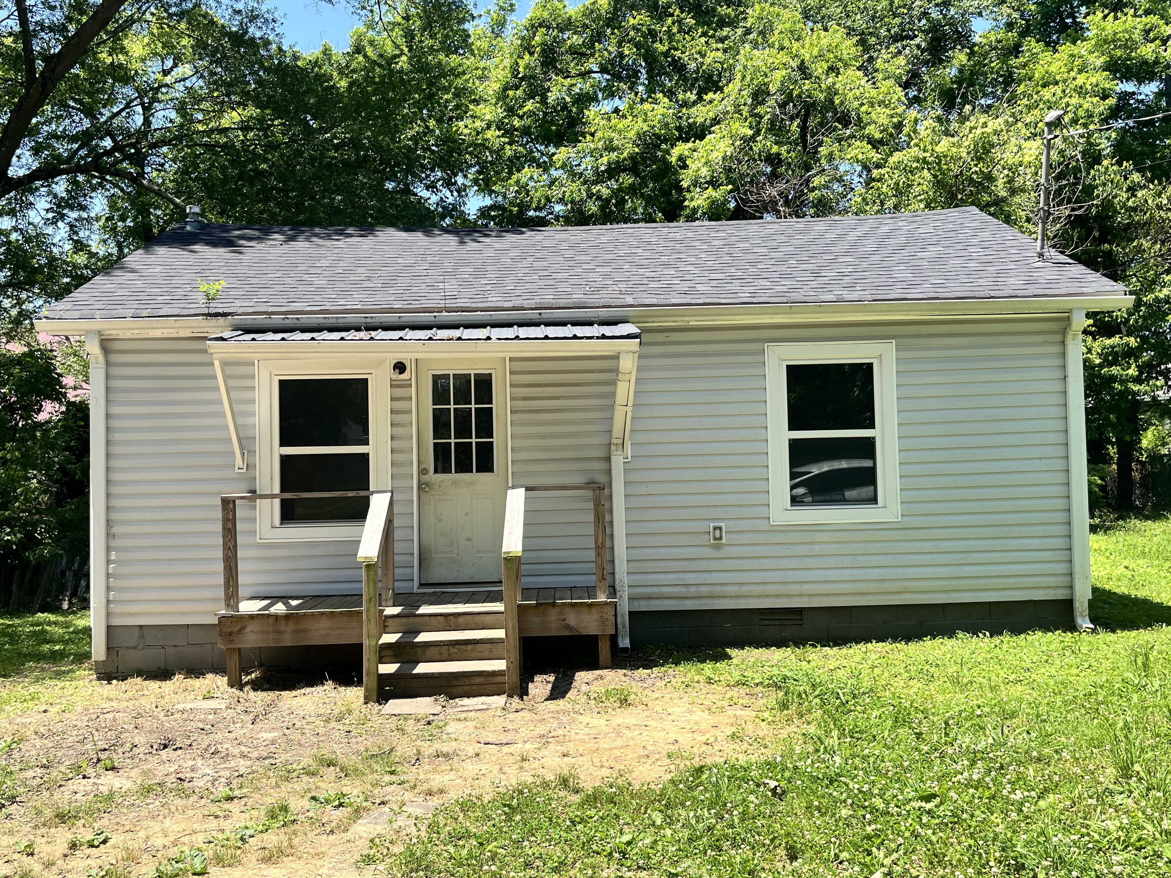 111 Elizabeth St, Jackson, TN 38301-5501
