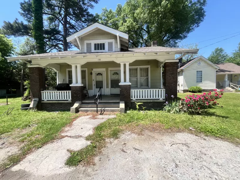 135 Hollywood Dr #2, Jackson, TN 38301-5177