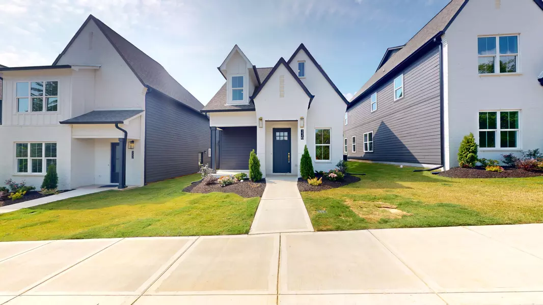 226 McCowat St, Jackson, TN 38301-5272