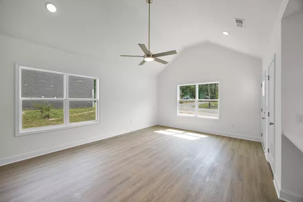 Jackson, TN 38301-4406,120 E Grand St