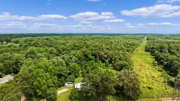 2981 Old McKenzie Hwy, Henry, TN 38231-3872