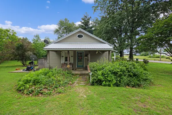 2981 Old McKenzie Hwy, Henry, TN 38231-3872