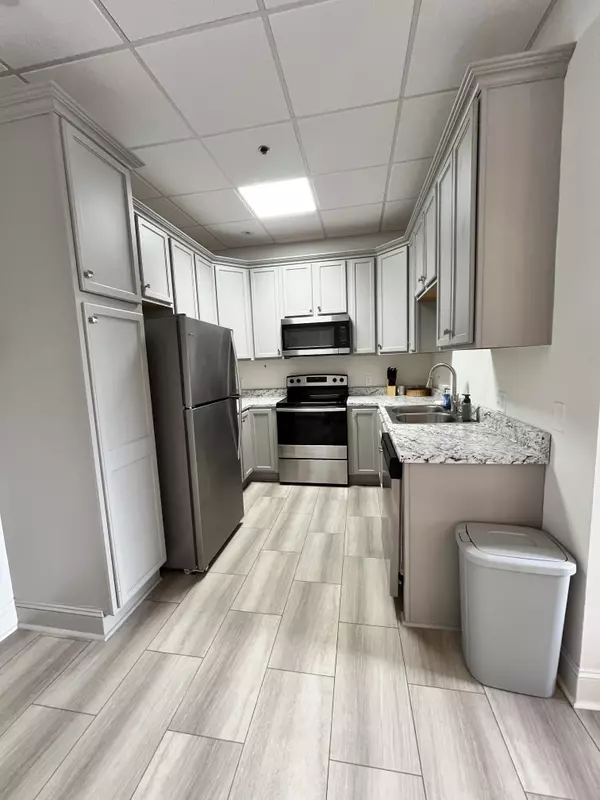 Jackson, TN 38301-6251,201 E Lafayette St #2E