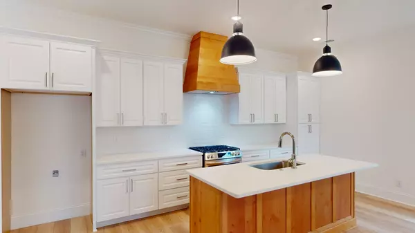 Jackson, TN 38301-5272,226 McCowat St