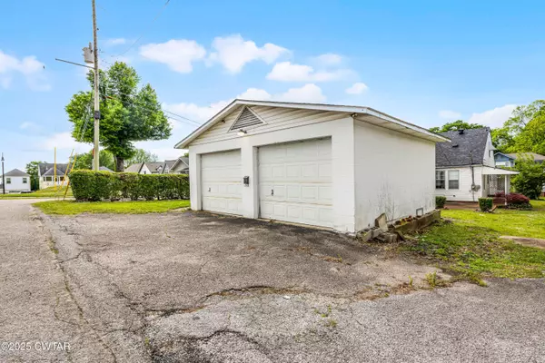 132 Campbell ST, Jackson, TN 38301