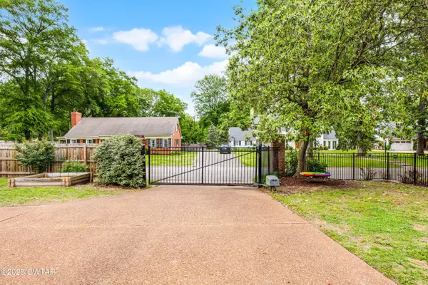 38 Northwood AVE, Jackson, TN 38301