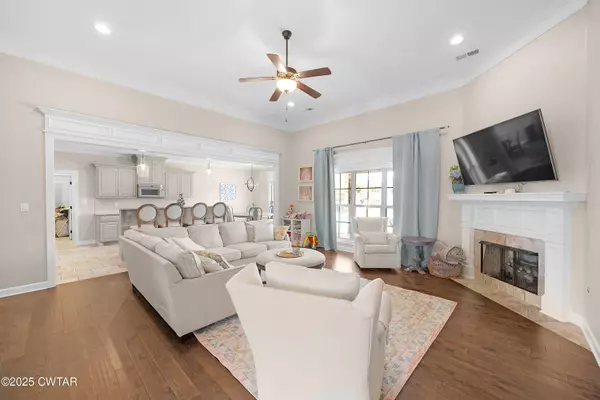 40 Ravenwood DR, Jackson, TN 38305