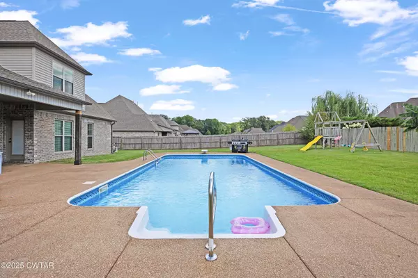 40 Ravenwood DR, Jackson, TN 38305