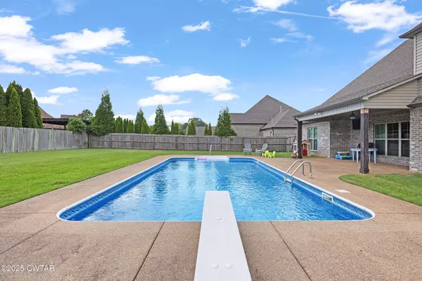 40 Ravenwood DR, Jackson, TN 38305