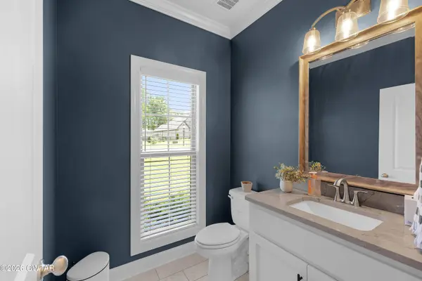 6 Larkhaven LOOP, Jackson, TN 38305