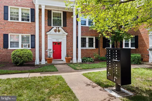 2114 SUITLAND TER SE #301, Washington, DC 20020