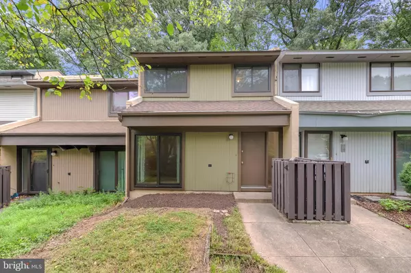 2248 COPPERSMITH SQ, Reston, VA 20191