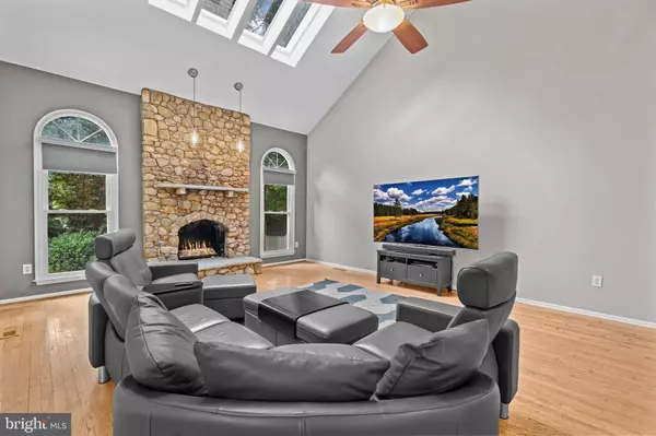 2169 WESTGLEN CT, Vienna, VA 22182