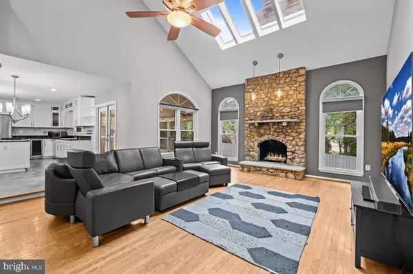 2169 WESTGLEN CT, Vienna, VA 22182