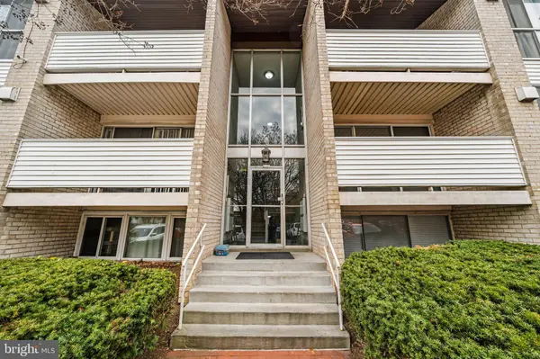 5606 BLOOMFIELD DR #104, Alexandria, VA 22312