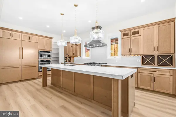 1905 N TAYLOR ST, Arlington, VA 22207
