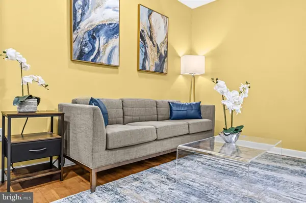 3007 ELMWOOD DR, Alexandria, VA 22303