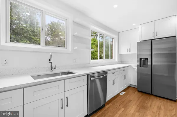 8618 LANTERN LN, Clinton, MD 20735