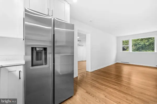 8618 LANTERN LN, Clinton, MD 20735