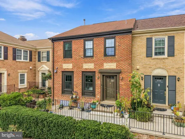 3050 FEDERAL HILL DR, Falls Church, VA 22044