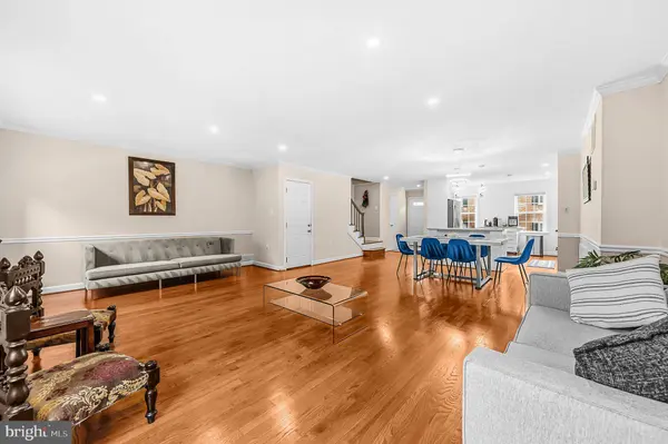 3050 FEDERAL HILL DR, Falls Church, VA 22044