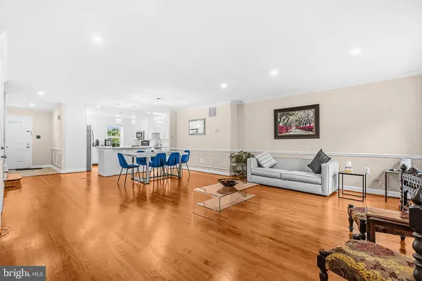 3050 FEDERAL HILL DR, Falls Church, VA 22044