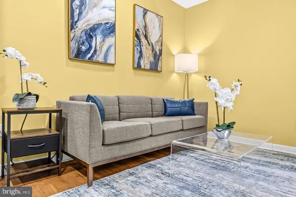 3007 ELMWOOD DR, Alexandria, VA 22303