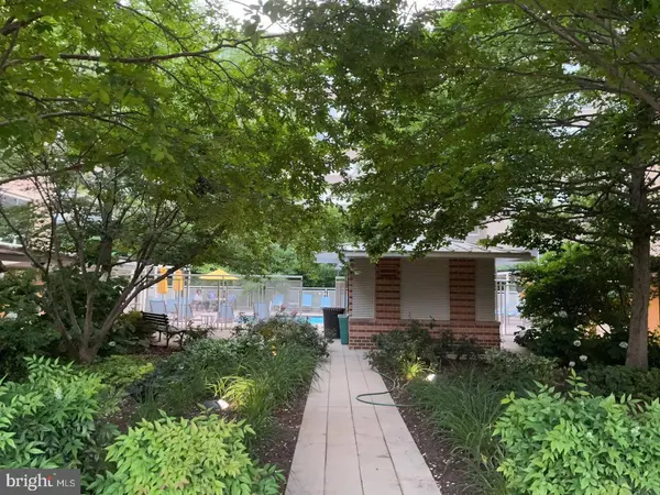 350 SW G ST SW #N320, Washington, DC 20024