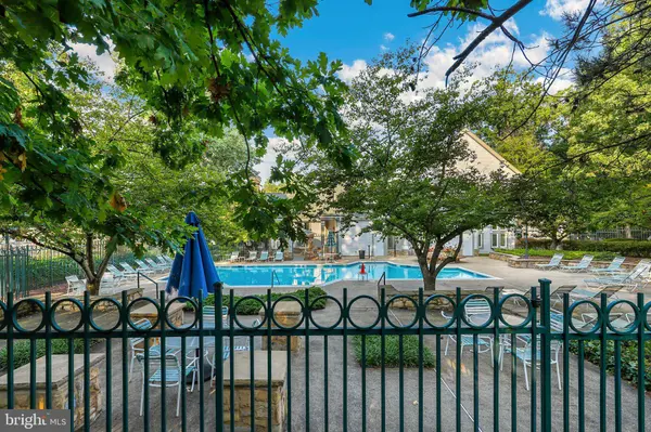 13085 AUTUMN WOODS WAY #204, Fairfax, VA 22033